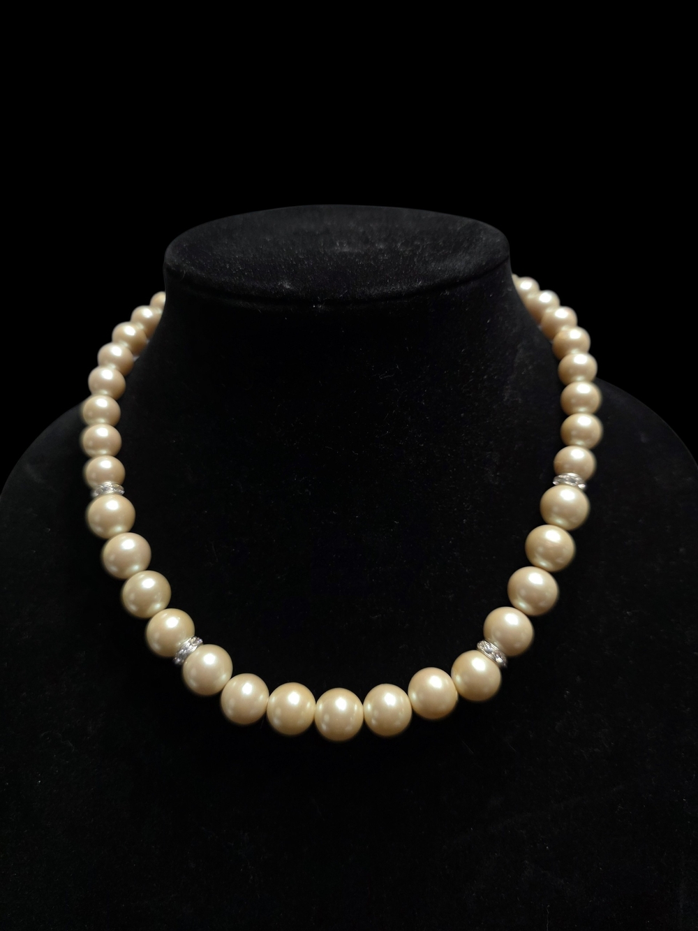 Vintage Faux Classic Cream Pearl Necklace Choker with Crystal Accents